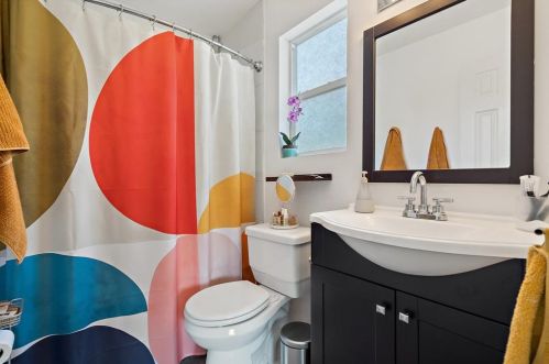 4802 Brassiewood Dr, Austin TX 78744-5107 exterior