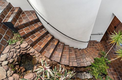 110 Congdon St, Providence RI  02906-1413 exterior