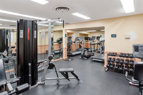 3950 Lake Shore Dr, Chicago IL  60613-3434 exterior