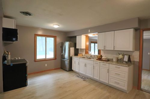 1008 105th St, Milwaukee WI 53227-1210 exterior