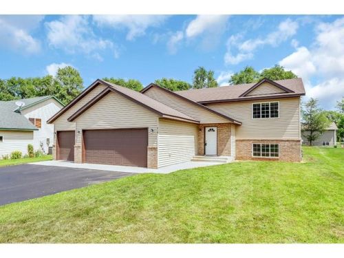 916 4th Ave, Sartell, MN 56377-4590