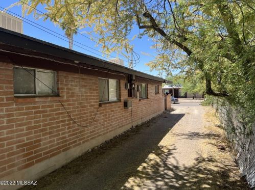 3241 Monte Vis Dr, Tucson AZ 85712-1630 exterior