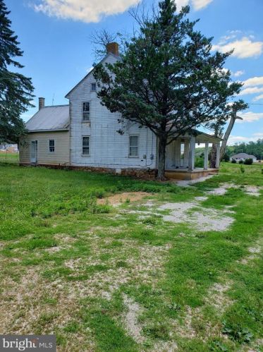 163 Green Springs Rd, Hanover, PA 17331-8979