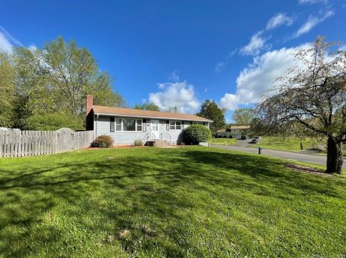 30 Dana Ln, Meriden, CT 06451-5032