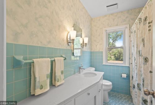 2083 Floral Dr, Saint Paul MN 55110-3849 exterior