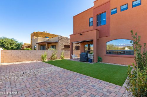 8772 Perry Park Cir, Tucson AZ 85730-1302 exterior