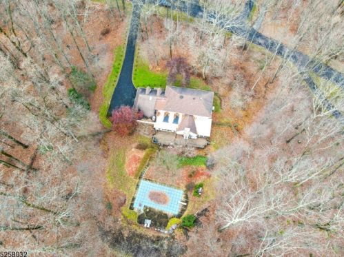 28 Chester Woods Dr, Chester NJ  07930-2828 exterior