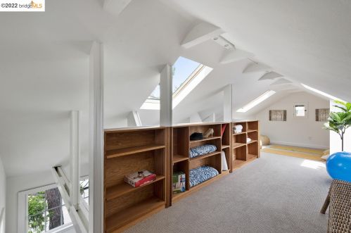 2747 Fulton St, Berkeley CA 94705-1031 exterior