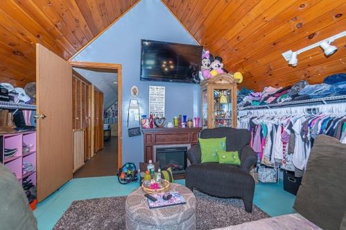 327 Middlesex St, North Andover MA 01845-3438 exterior