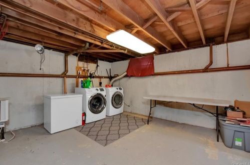 68 Stuart Dr, Poughkeepsie NY 12603-4714 exterior