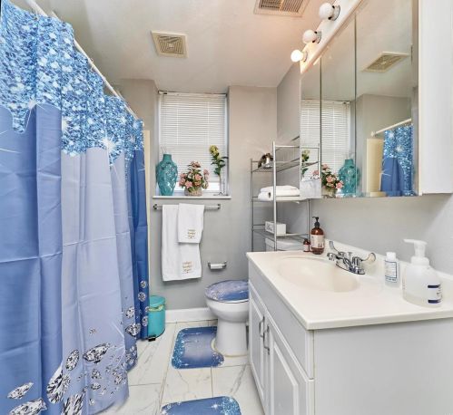 4961 Rosalie St, Saint Louis MO 63115-1432 exterior