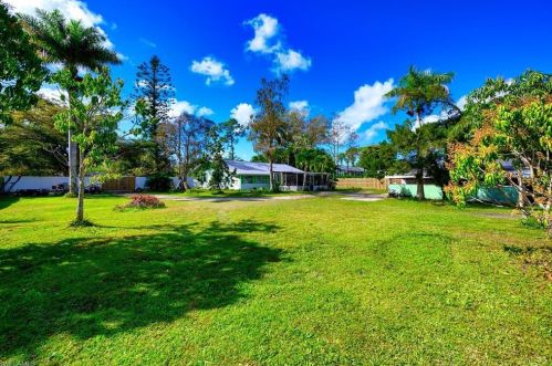 5217 Cypress Ln, Naples FL 34113-7709 exterior