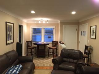 336 Kenneth St, Saint Paul MN  55105-1610 exterior