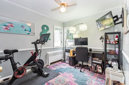 1 Hickory Pl, Huntington Station NY 11746-2322 exterior