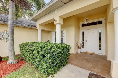 3444 Fashoda St, Fort Pierce FL 34953-4643 exterior