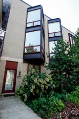 1253 Cottage Pl, Chicago IL  60607-2855 exterior