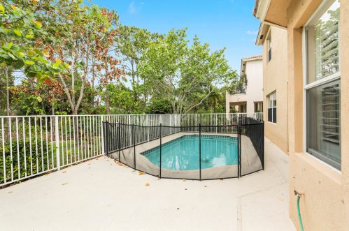 5725 Spanish Riv Rd, Fort Pierce FL exterior