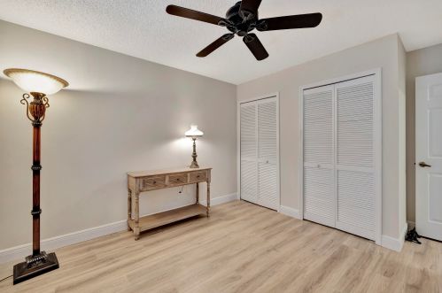 2332 Gillette Ave, Fort Pierce FL  34952-7432 exterior