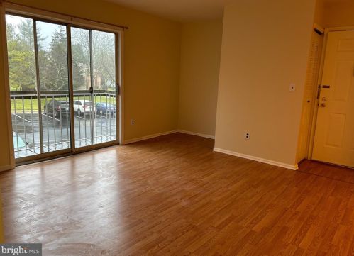 108 Quince Ct, Trenton NJ  08648-4807 exterior