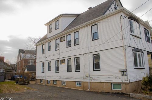 15 Wilfred St, Montclair, NJ 07042-1643