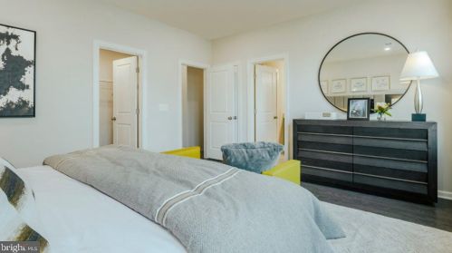 16654 Crabbs Branch Way, Rockville MD 20855-2201 exterior