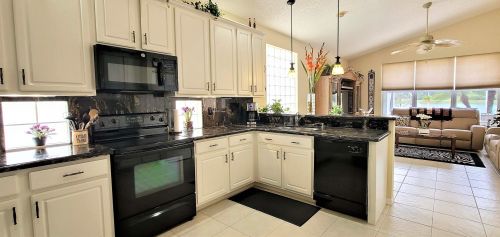 9256 Cove Point Cir, Boynton Beach FL 33472-2766 exterior