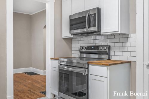 1043 Bates St, Grand Rapids MI  49506-2680 exterior