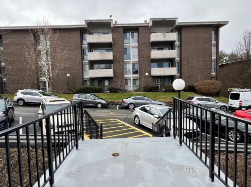 4204 Charlemagne Cir, Pittsburgh PA  15237-2912 exterior