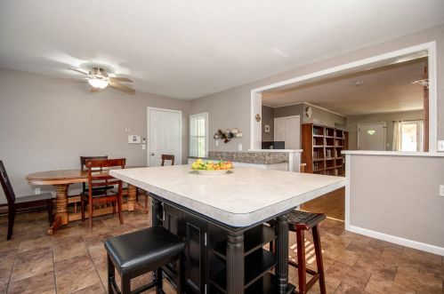 1151 Charlton St, Saint Paul MN 55118-2119 exterior