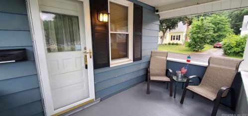 3 Anderson St, Manchester, CT 06040-4011