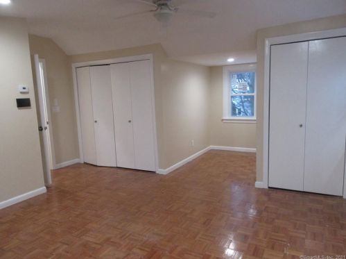 8 Rockmeadow Rd, Norwalk CT 06850-2849 exterior