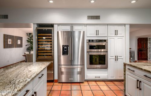 6101 Camino De Santa Valera, Tucson AZ  85718-3722 exterior