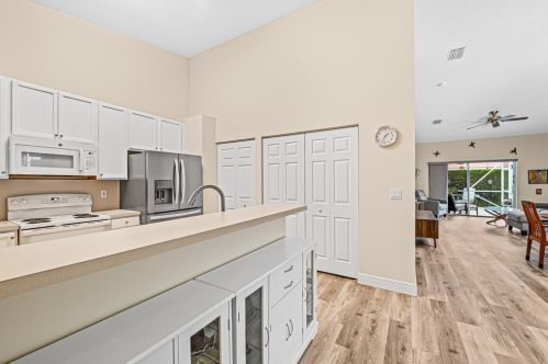 8623 Logia Cir, Boynton Beach FL 33472-7126 exterior