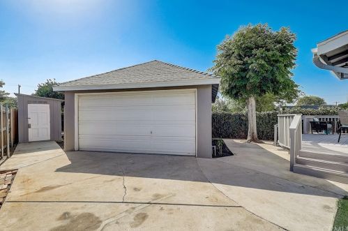 227 Waldo Ave, Fullerton CA  92833-2846 exterior