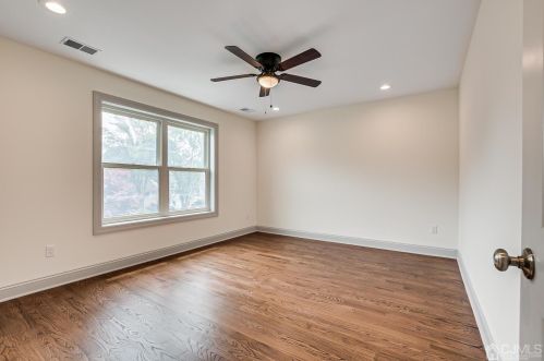 110 Bond St, Iselin NJ  08830-2424 exterior