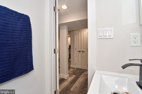 2911 17th St, Washington DC  20018-1825 exterior