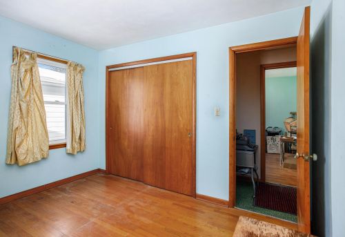 920 Livingston St, Sylvan Beach MI 49461-1535 exterior