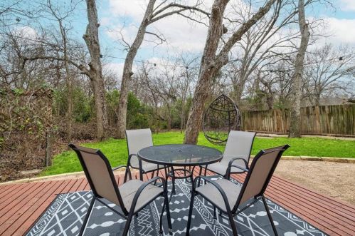 8205 Alabama Dr, Austin TX 78745-7613 exterior