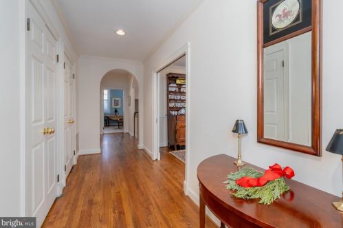 3531 Winfield Ln, Washington, DC 20007-2378