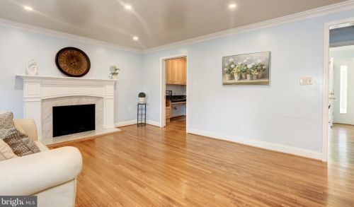 2998 Glenora Ln, Rockville MD 20850-3055 exterior