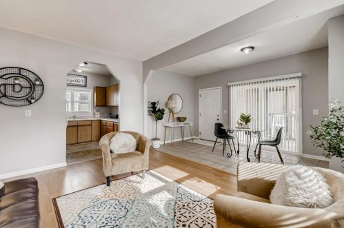 806 Earl St, Saint Paul MN 55106-3943 exterior