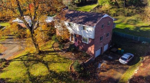 2305 Marbury Rd, Pittsburgh, PA 15221-3669