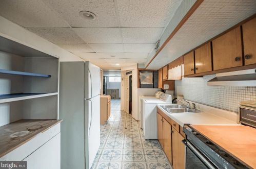 8623 Jackson St, Philadelphia PA 19145-3833 exterior