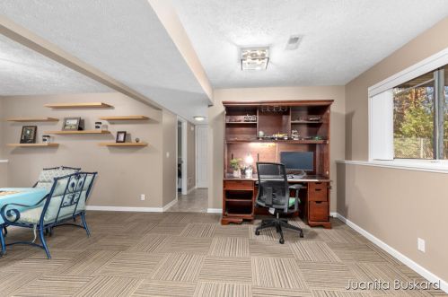 2461 Orchard Valley Dr, Fennville MI  49408-8461 exterior