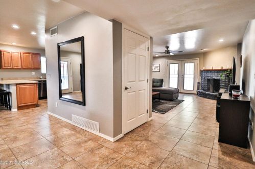 2032 Aida Ave, Tucson, AZ 85710-8062