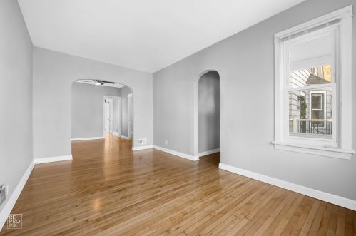 1951 Lunt Ave, Chicago IL  60626-2309 exterior