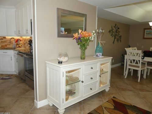 189 Peppermint Ln, Naples, FL 34112-5106