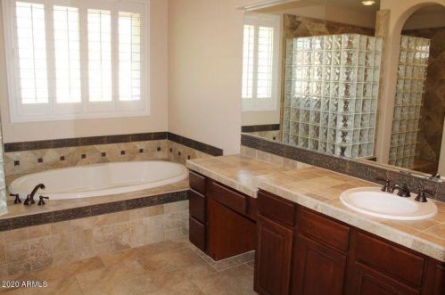 16006 29 Ave, Phoenix AZ 85009-5717 exterior