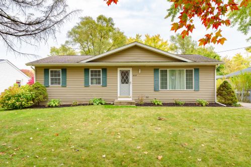 6839 Bluegrass St, Kalamazoo, MI 49024-3315