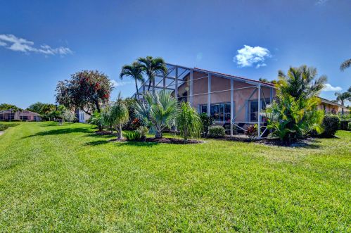 5407 Landon Cir, Boynton Beach FL 33437-1672 exterior